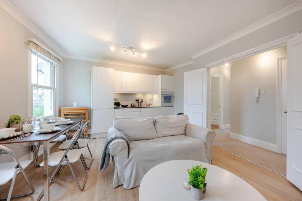 شقة Cosy 2 Bed In Kensington Olympia لندن المظهر الخارجي الصورة