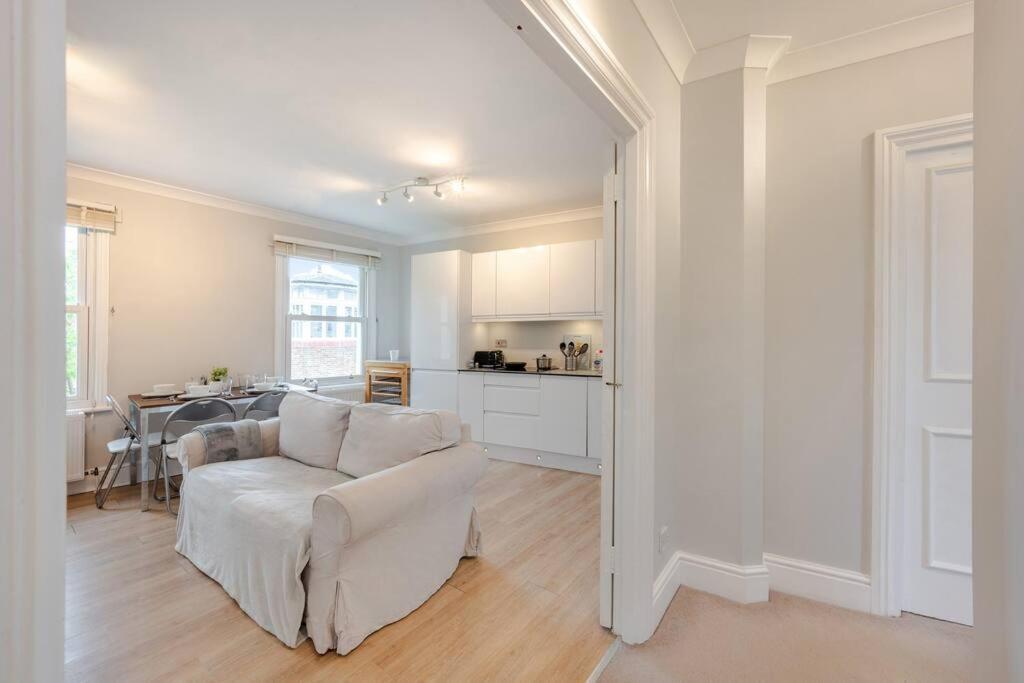 شقة Cosy 2 Bed In Kensington Olympia لندن المظهر الخارجي الصورة