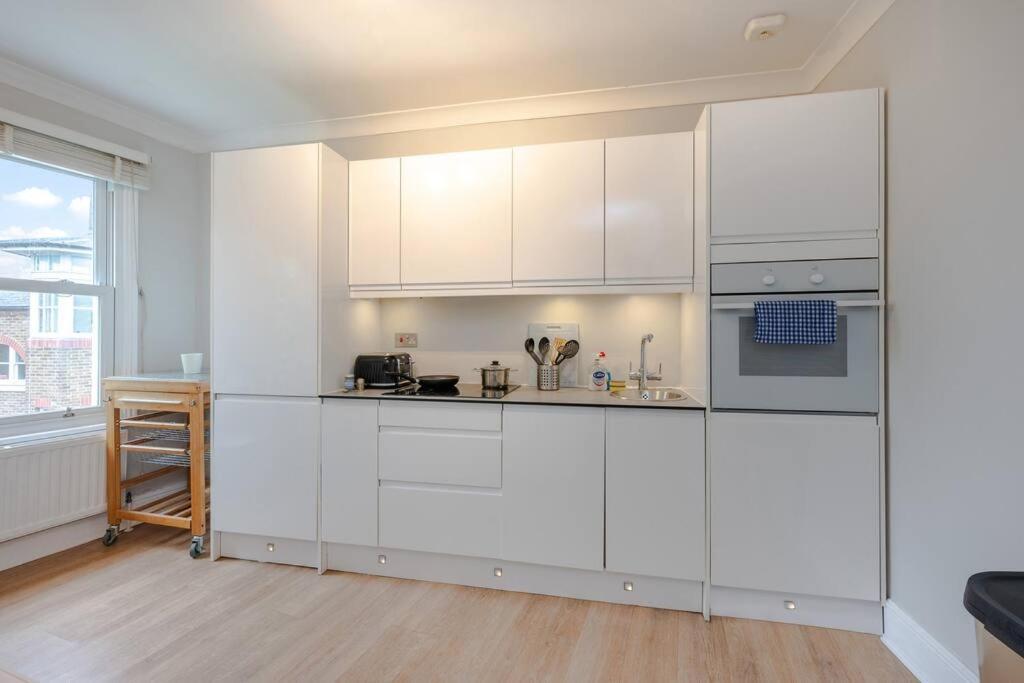 شقة Cosy 2 Bed In Kensington Olympia لندن المظهر الخارجي الصورة